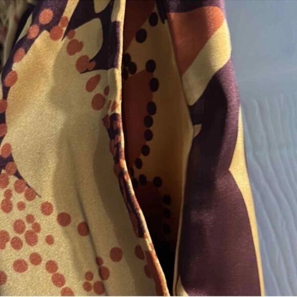 House of Harlow 1960 Floral Print
Shorts Set( Size Small) - Picture 8 of 10